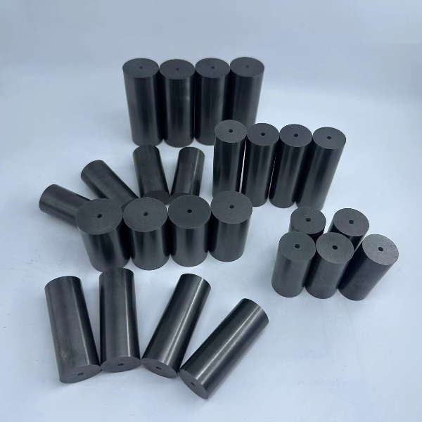 Cemented carbide has the characteristics of high hardness, wear resistance, good strength and toughness